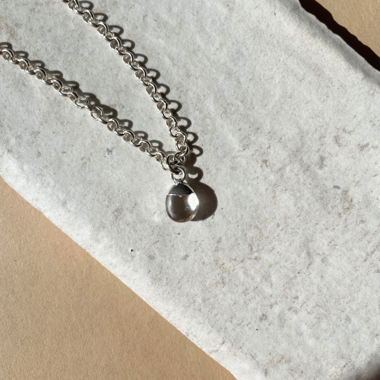 Quartz Tiny Tumbled Belcher Chain Necklace | Healing (Silver)