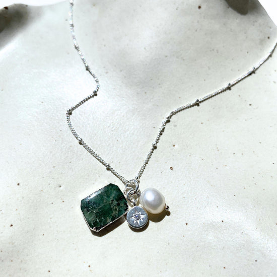 Emerald Gem Slice & Pearl Necklace | Hope (Silver)