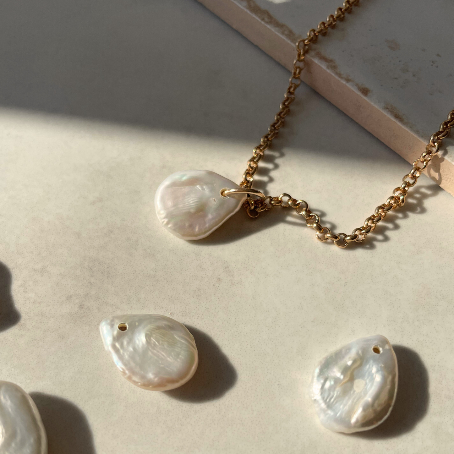 Freshwater Tear Drop Pearl Belcher Chain Necklace (Gold Plated)