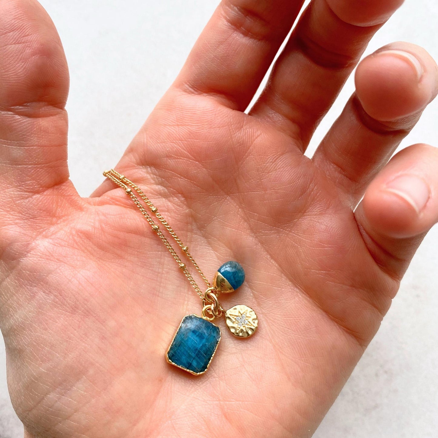 Neon Apatite Gem Slice Triple Necklace | Dream (Gold plated)