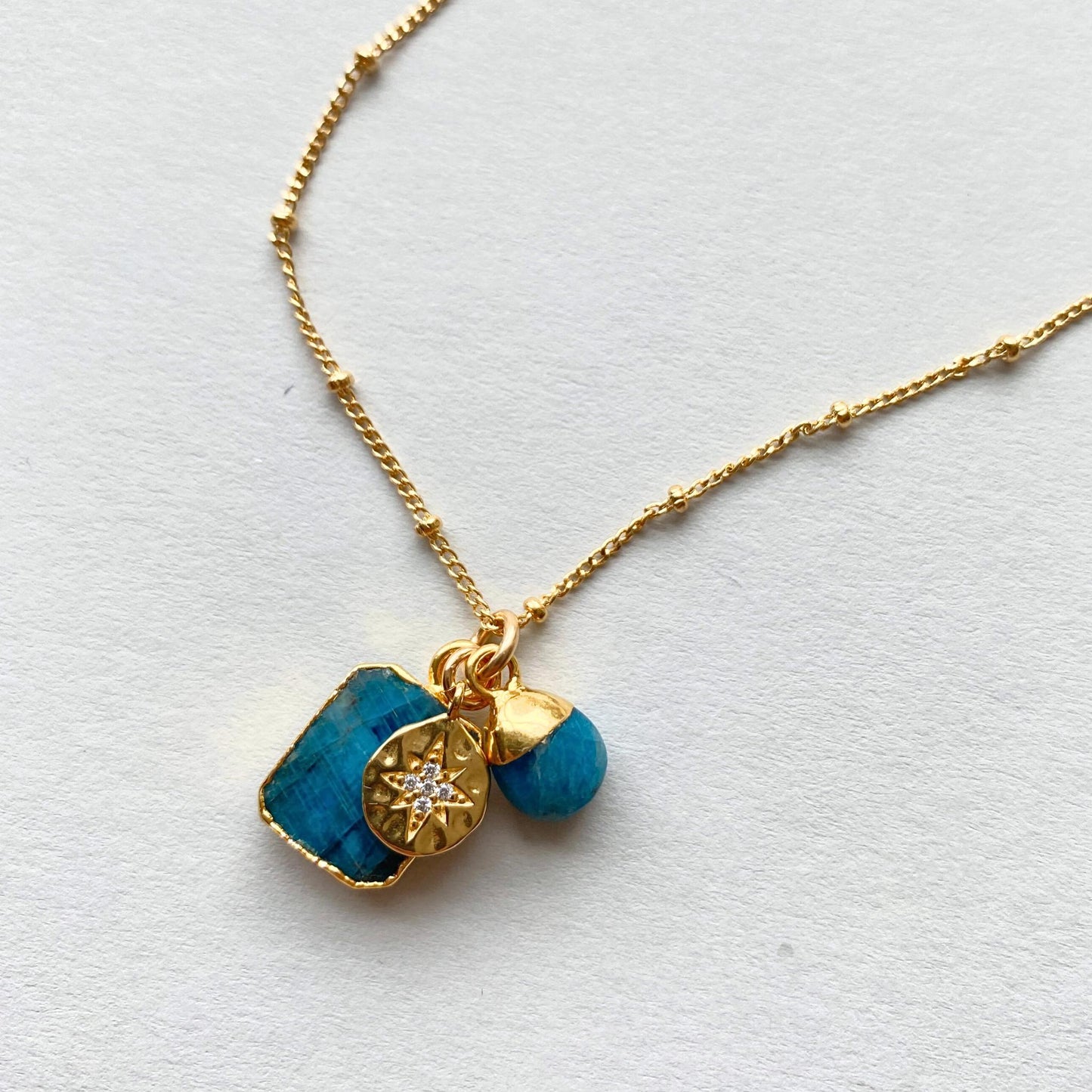 Neon Apatite Gem Slice Triple Necklace | Dream (Gold plated)