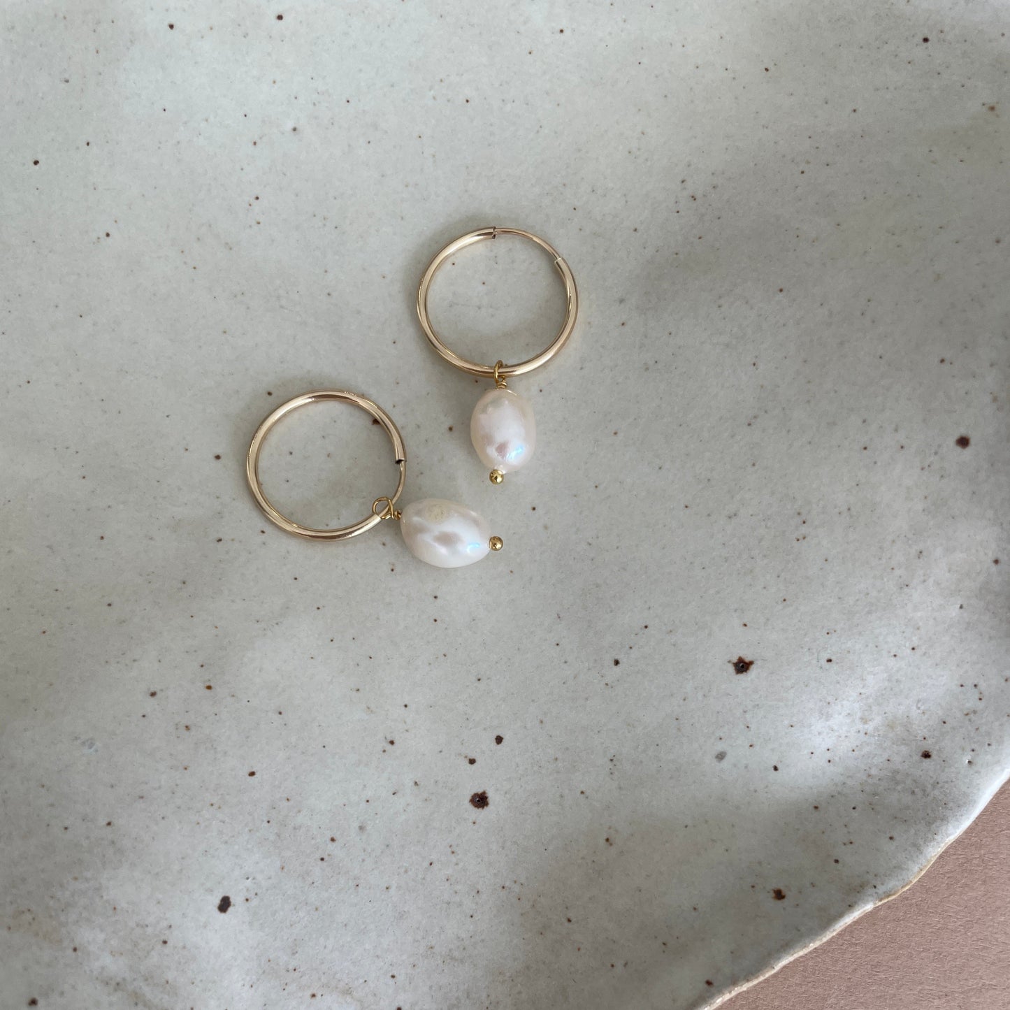 Pearl Hoop Earrings | Calm (Gold Fill)