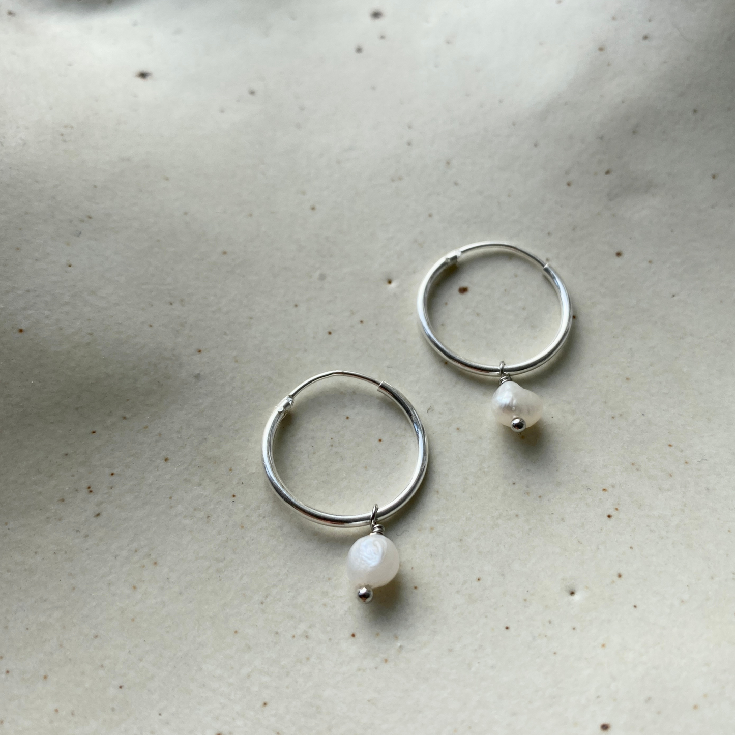 Pearl Hoop Earrings | Calm (Silver)