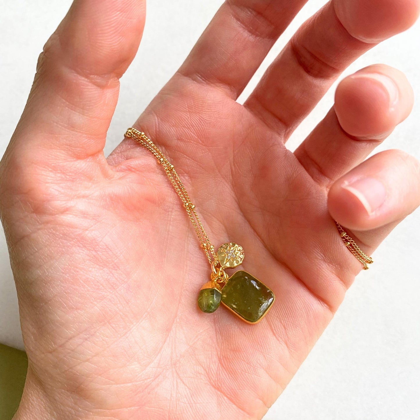 Peridot Gem Slice Triple Necklace | Wellbeing (Gold plated)