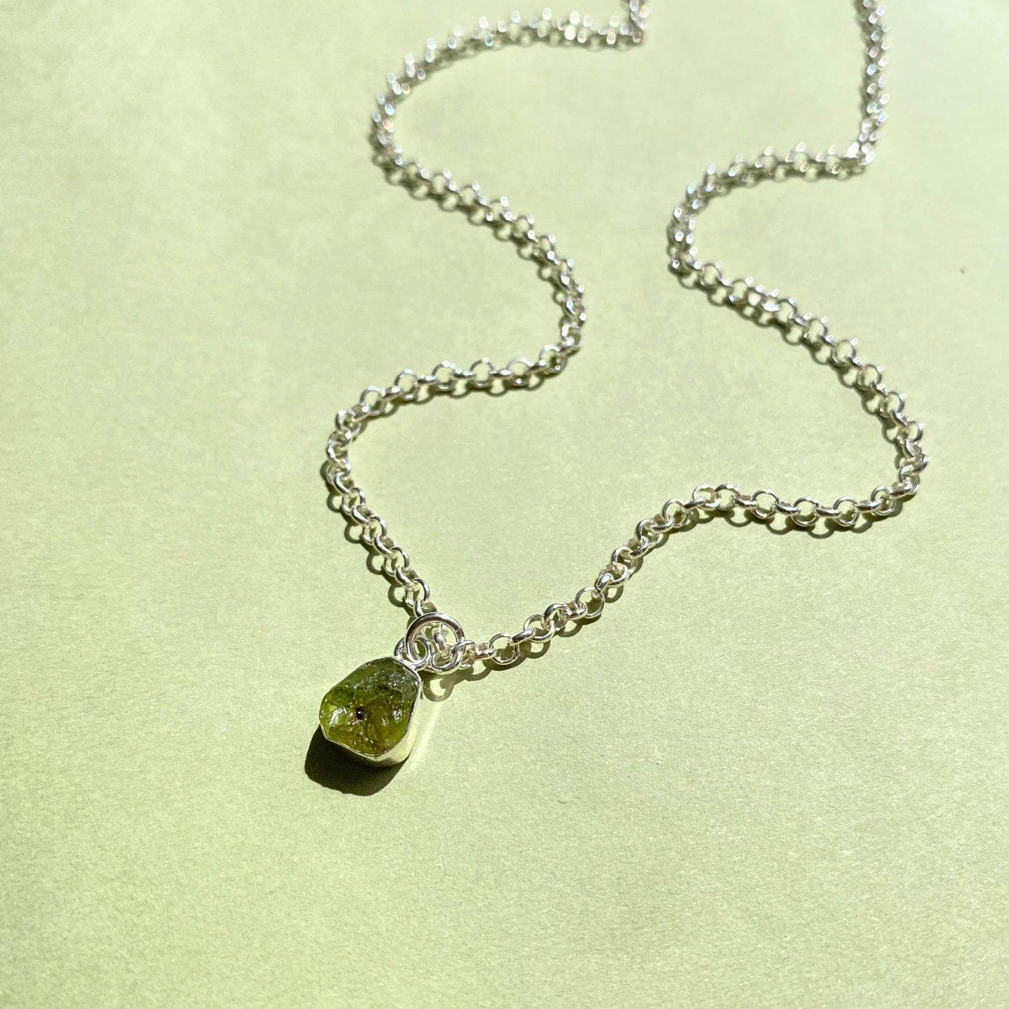 Peridot Carved Belcher Chain Necklace | Wellbeing (Sterling Silver)