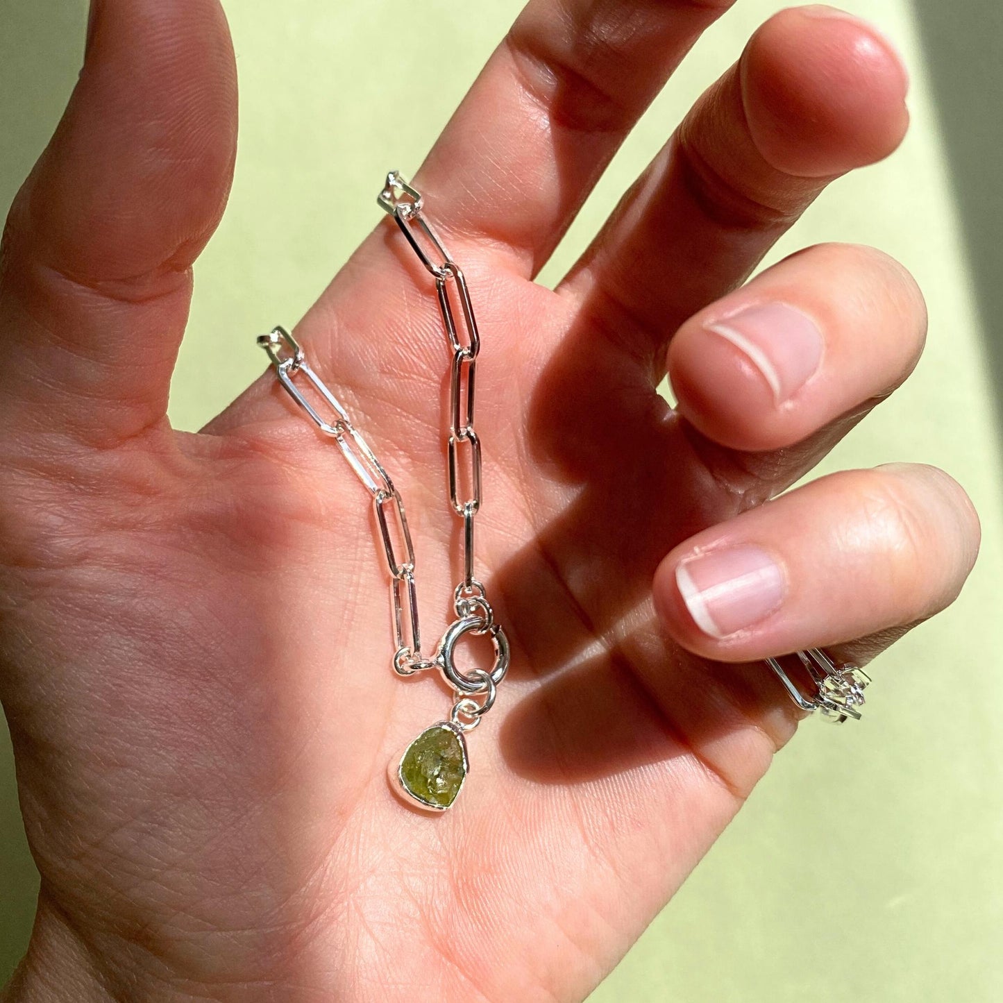 Peridot Carved Chunky Chain Necklace | Wellbeing (Sterling Silver)