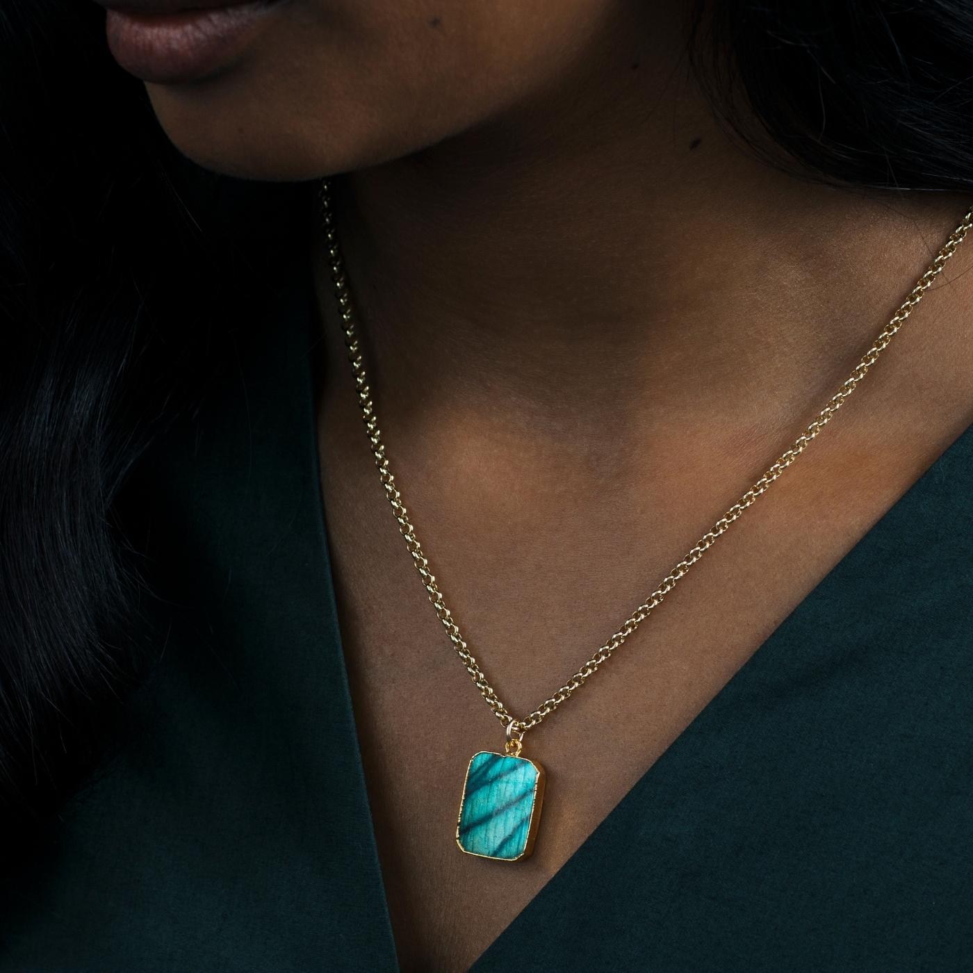 Statement Gem Slice