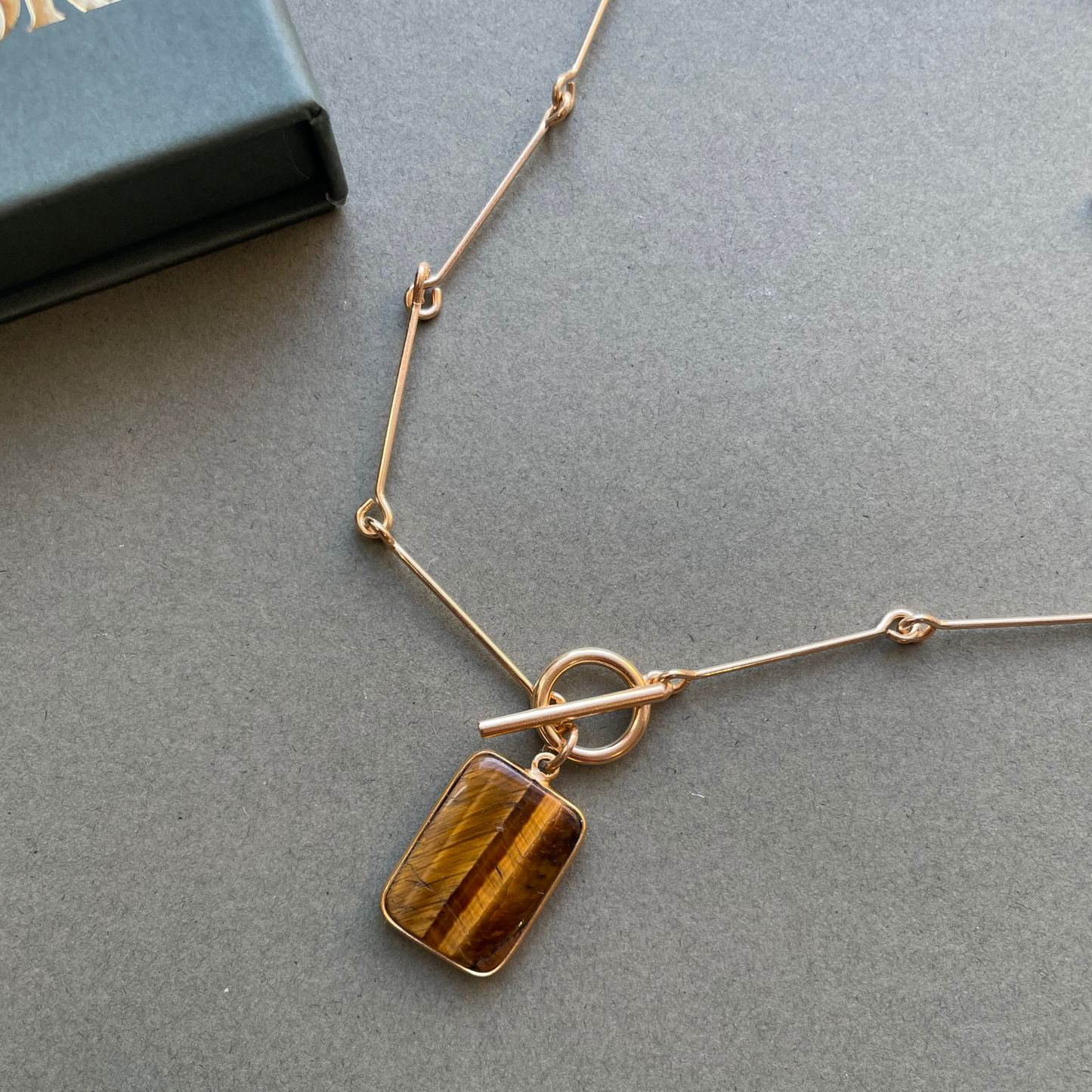 Bone Chain with Statement Gem Slice Necklace (Gold)