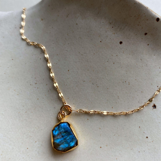 Labradorite Carved Vintage Chain Necklace | Adventure (Gold Plated)