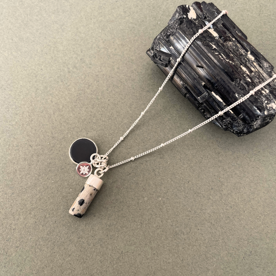 Dalmatian Jasper & Black Onyx Triple Pendant Necklace (Silver)