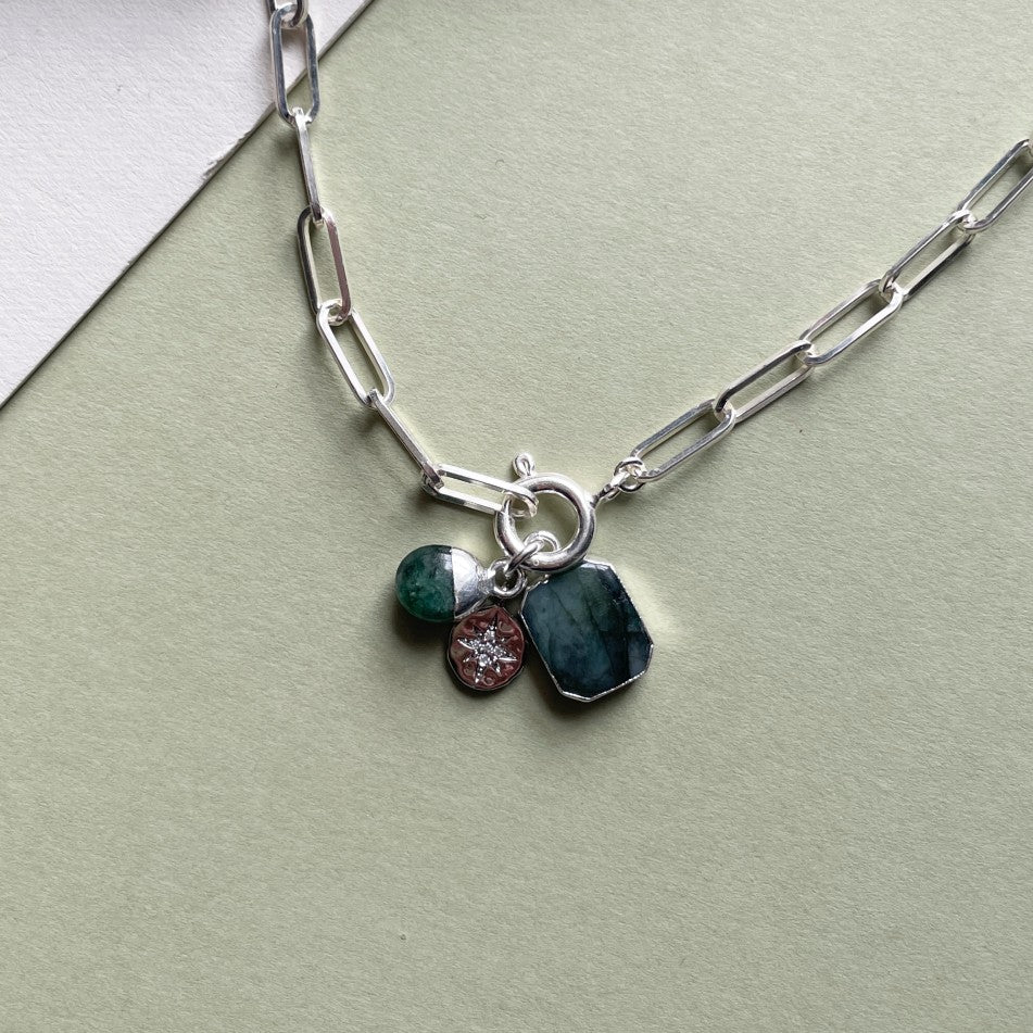 May Birthstone | Emerald Gem Slice Triple Chunky Chain Necklace (Silver)