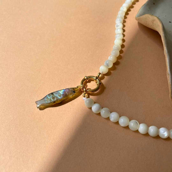 SS25 Drift Away Charm Necklace | Labradorite & Pearl