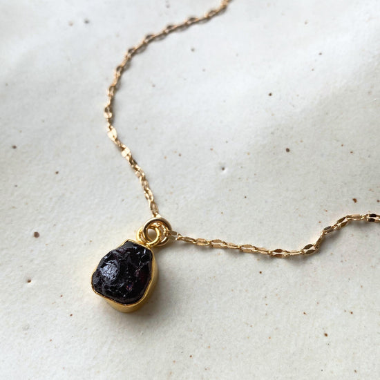 Load image into Gallery viewer, January Birthstone | Garnet Carved Vintage Chain Necklace (Gold Plated)
