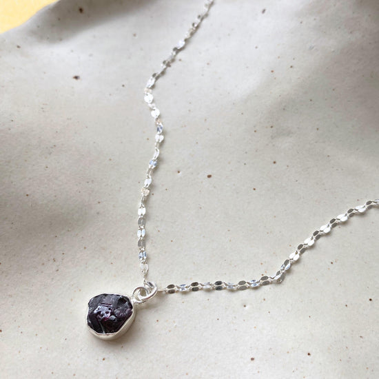 January Birthstone | Garnet Carved Vintage Chain Necklace (Sterling Silver)