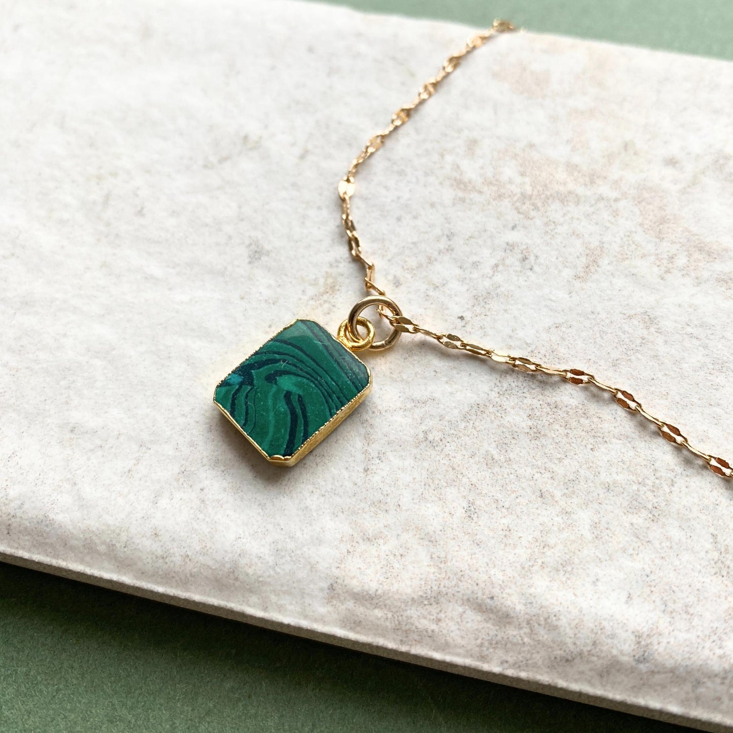 Load image into Gallery viewer, Malachite Gem Slice Vintage Chain Necklace | Joy (Gold Plated)

