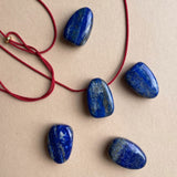 Lapis Lazuli Pebble Stone Cord Necklace (Gold)
