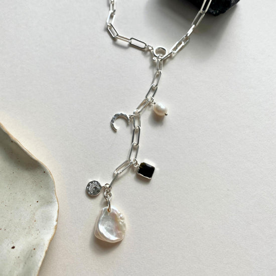 Freshwater Pearl & Hypersthene  Chunky Charm Lariat Necklace (Silver)