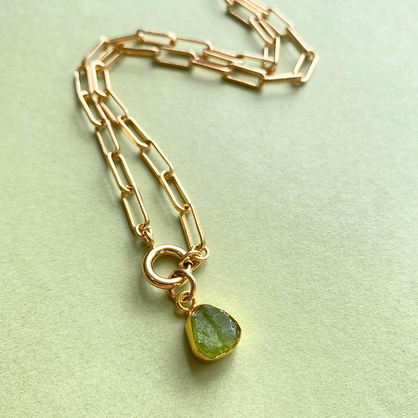 Peridot Carved Chunky Chain Necklace | Wellbeing (Gold Plated)