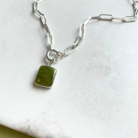 Peridot Gem Slice Chunky Chain Necklace | Wellbeing (Silver)