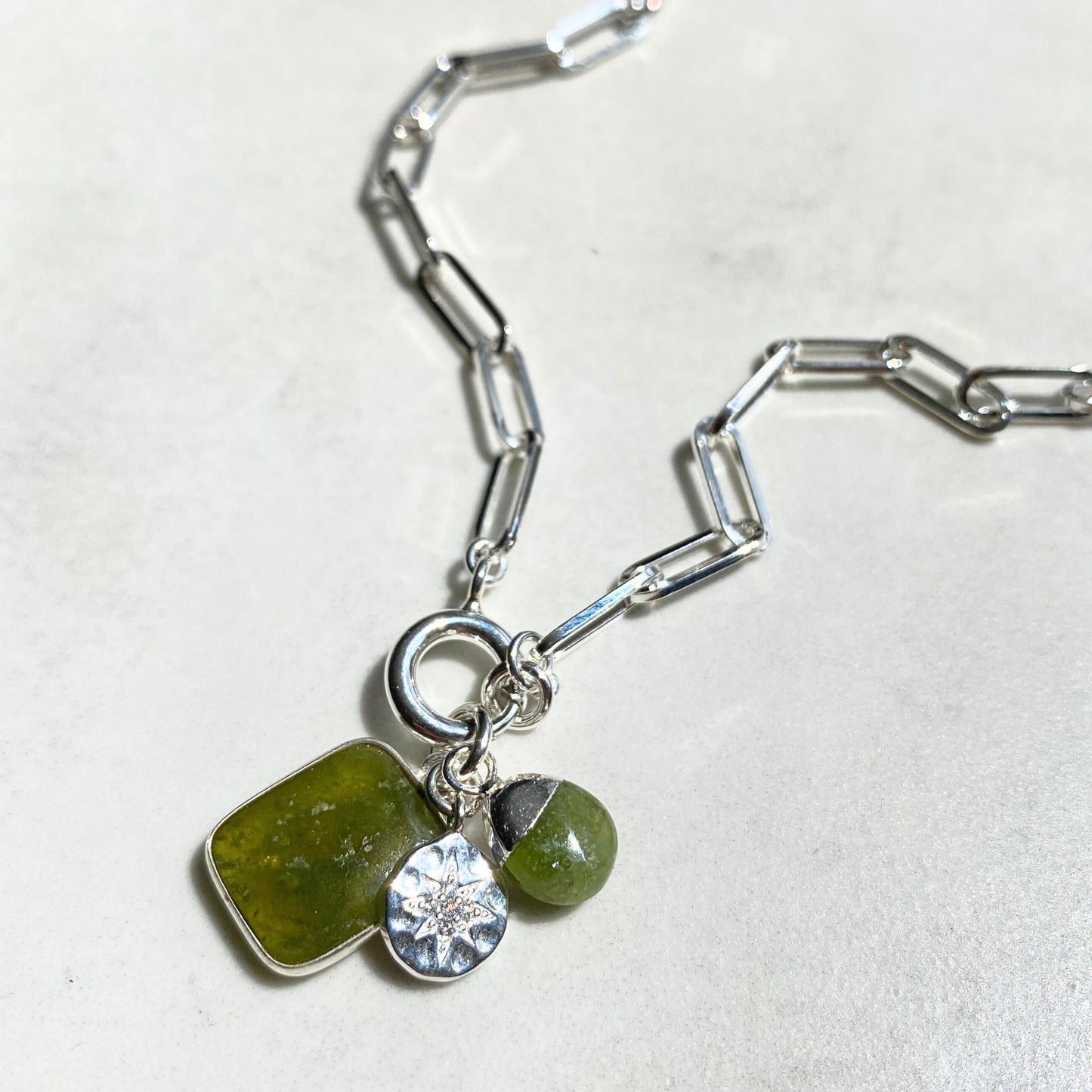 Peridot Gem Slice Triple Chunky Chain Necklace | Wellbeing (Silver)