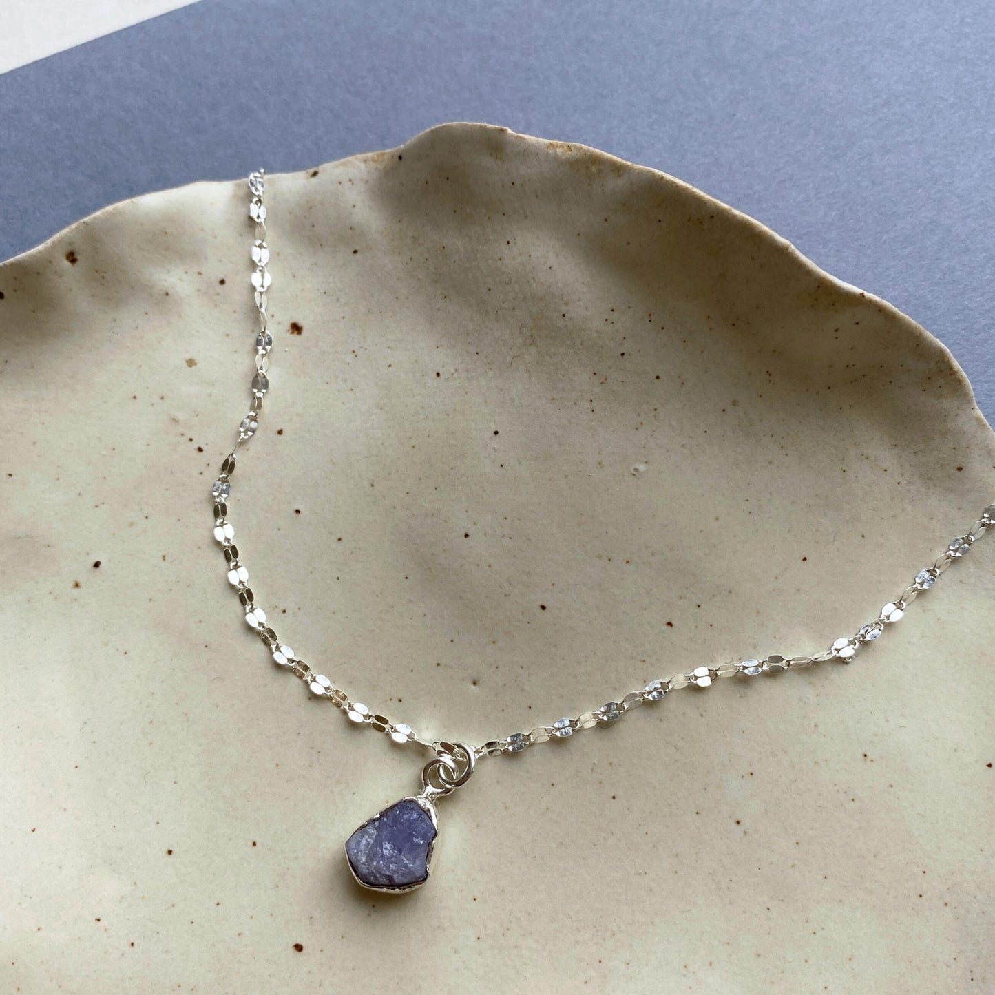 Tanzanite Carved Vintage Chain Necklace (Sterling Silver)