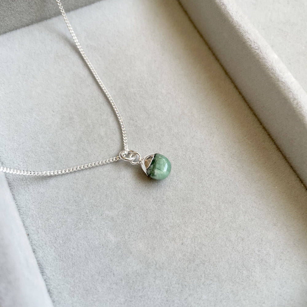 
            
                Load image into Gallery viewer, Tiny Tumbled Gemstone Necklace - Silver - MAY, Emerald - Decadorn
            
        