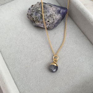 
            
                Load image into Gallery viewer, Tiny Tumbled Gemstone Necklace - Tanzanite - Decadorn
            
        