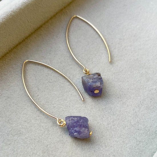 Load image into Gallery viewer, December Birthstone | Tanzanite Threaded Dropper Earrings (Gold)
