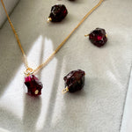 January Birthstone | Garnet Threaded Necklace (Gold)