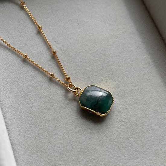 May Birthstone | Emerald Gem Slice Necklace (Gold Plated)