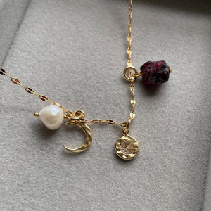 
            
                Load image into Gallery viewer, January Birthstone | Garnet Moon Charm Necklace (Gold)
            
        