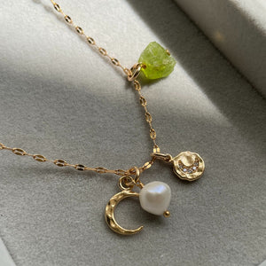 
            
                Load image into Gallery viewer, August Birthstone | Peridot Moon Charm Necklace (Gold)
            
        