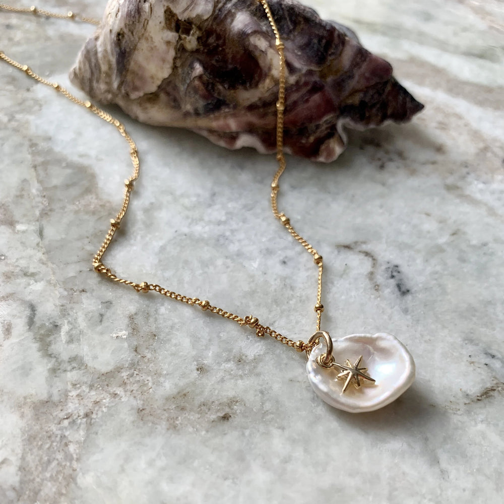 Flat Fresh Water Pearl & Star Necklace - Decadorn