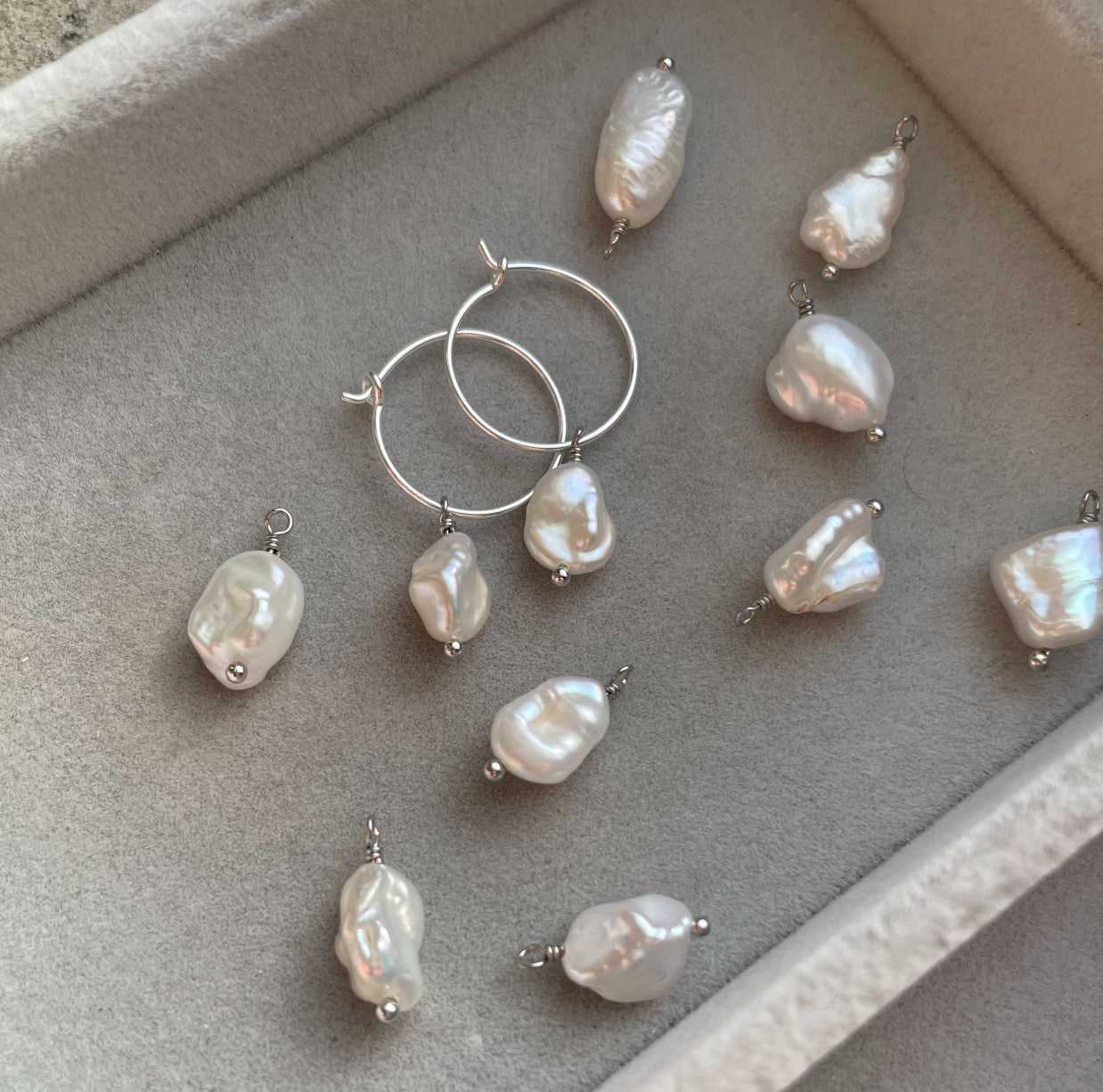 Pearl Hoop Earrings | Calm (Silver)