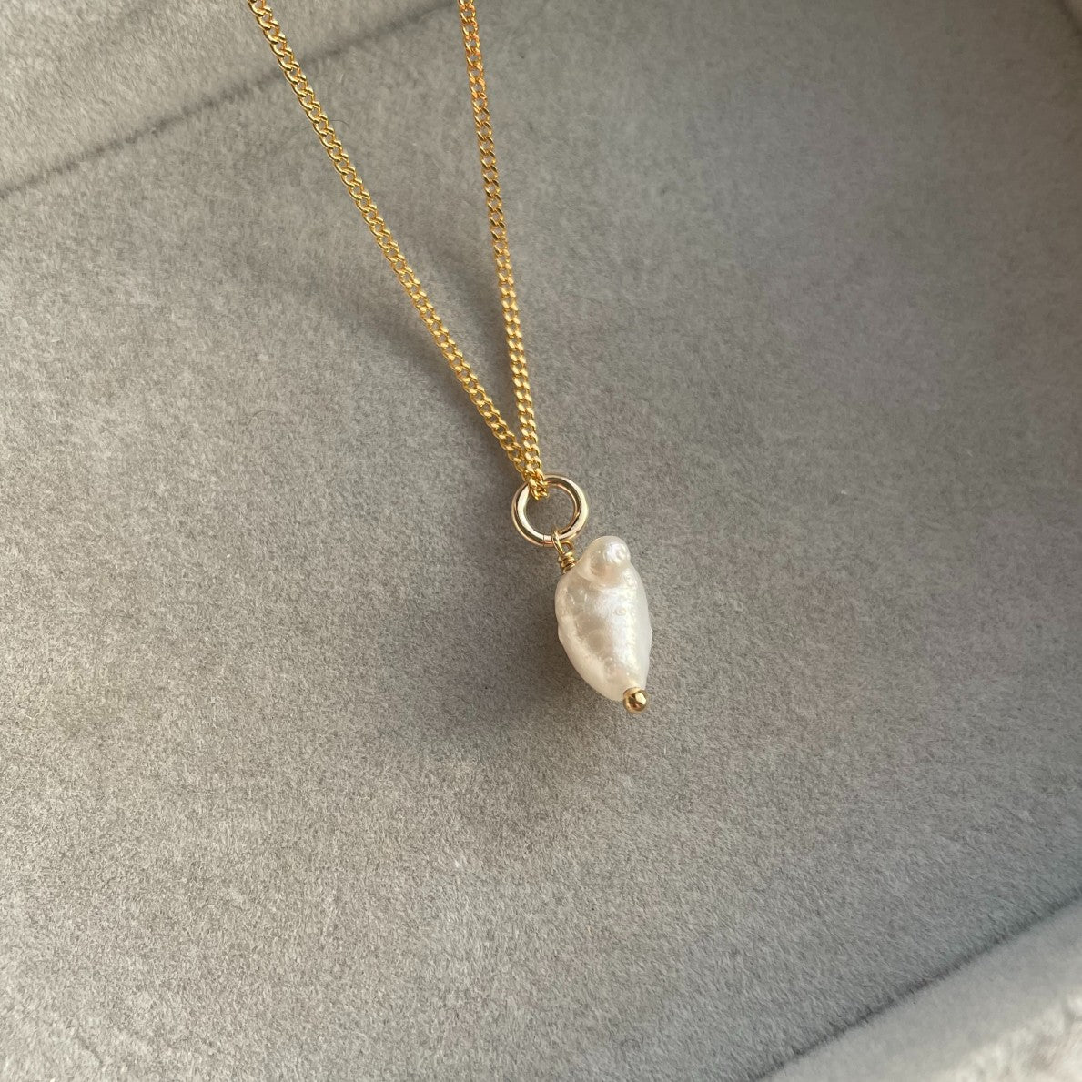 Imperfect Pearl Delicate Chain Necklace | Calm (Gold Plated)