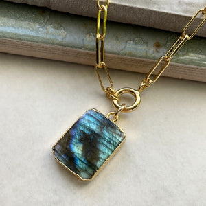 
            
                Load image into Gallery viewer, Labradorite Statement Gem Slice Chunky Chain Necklace | Adventure (Gold Plated)
            
        