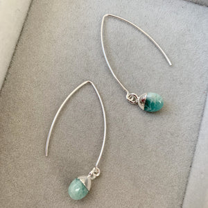 
            
                Load image into Gallery viewer, Tiny Tumbled Gemstone Dropper Earrings - Silver - Amazonite (Confidence) - Decadorn
            
        