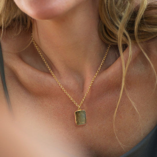 Labradorite Large Gem Slice Belcher Chain Necklace | Adventure (Gold Plated)